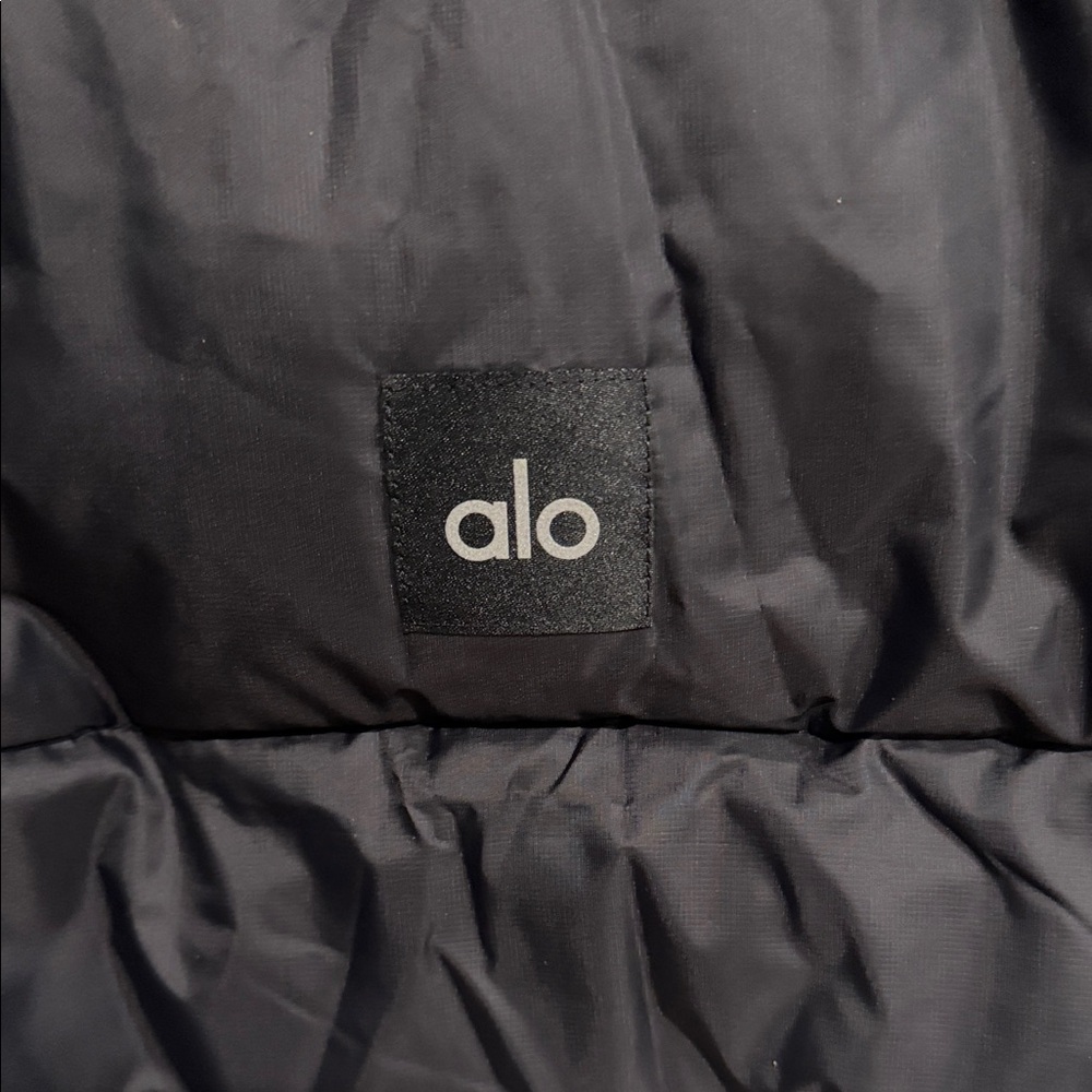 Alo Gold Rush Puffer in Black - Picture 10 of 11
